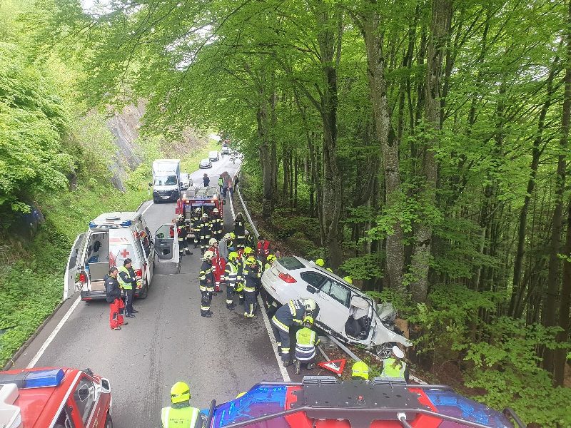 Schwerer Verkehrsunfall in Villach L35 Bleiberger Strasse (Bild 1)